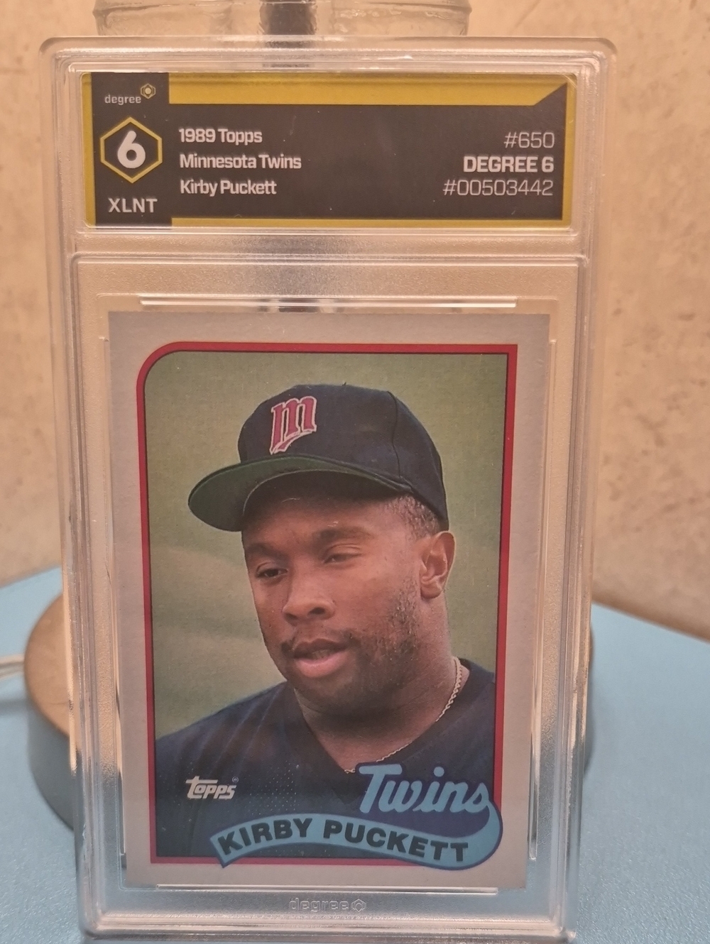Topps 1989 Kirby Puckett Baseball Card - Navy & Red